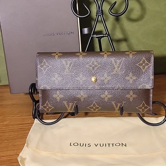 Louis Vuitton Monogran Canvas Porte Tresor International Wallet - Picture 2 of 16